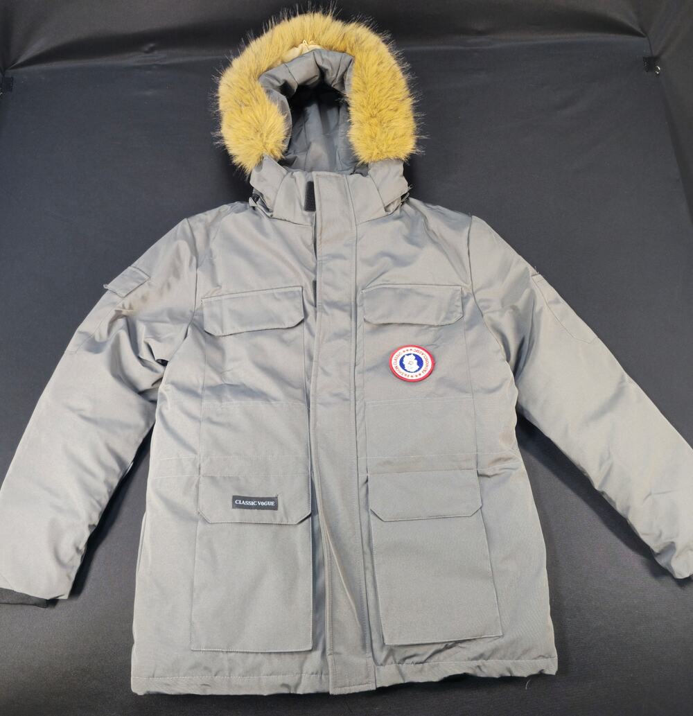 Classic Vogue Men's 2XL Gray Down Parka Faux Fur Hood Winter‎ Jacket Coat Heavy